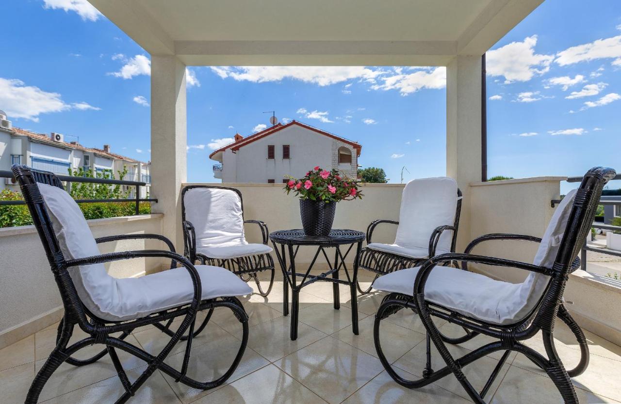Holiday Apartment Suzana Rovinj Buitenkant foto