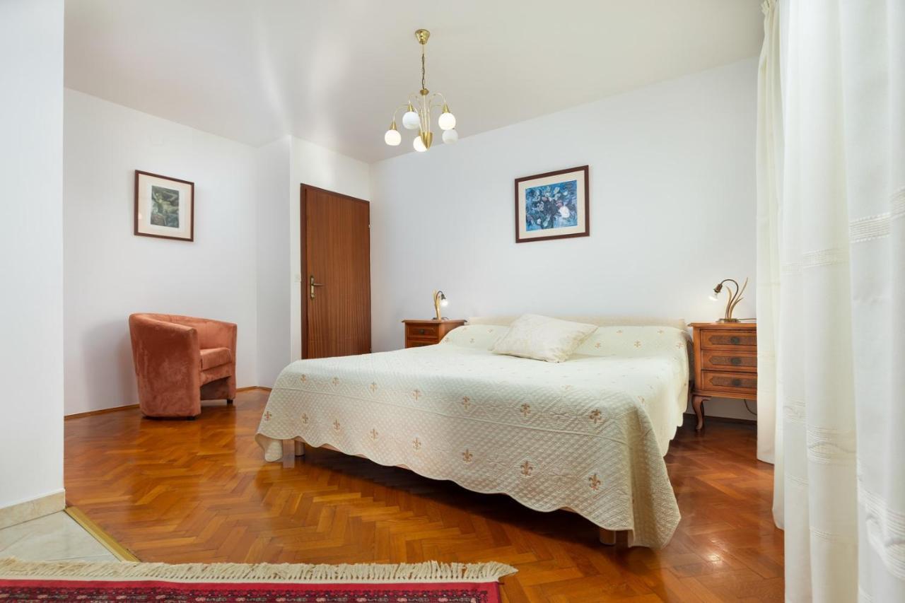 Holiday Apartment Suzana Rovinj Buitenkant foto