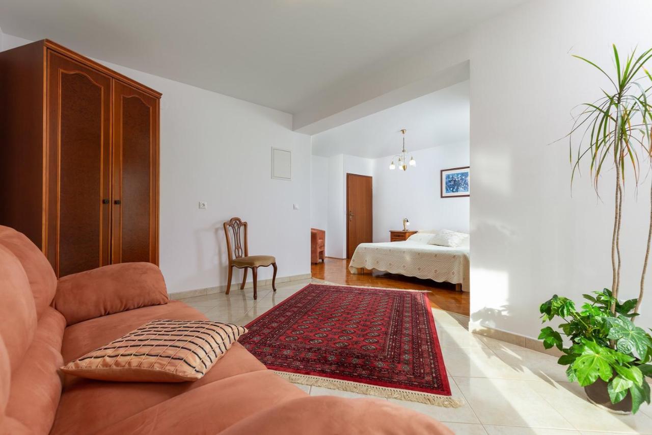 Holiday Apartment Suzana Rovinj Buitenkant foto