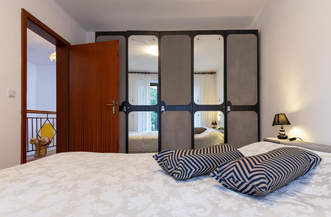 Holiday Apartment Suzana Rovinj Buitenkant foto